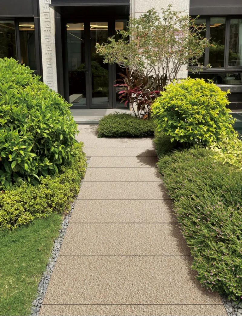 Outdoor patio with porcelain pavers